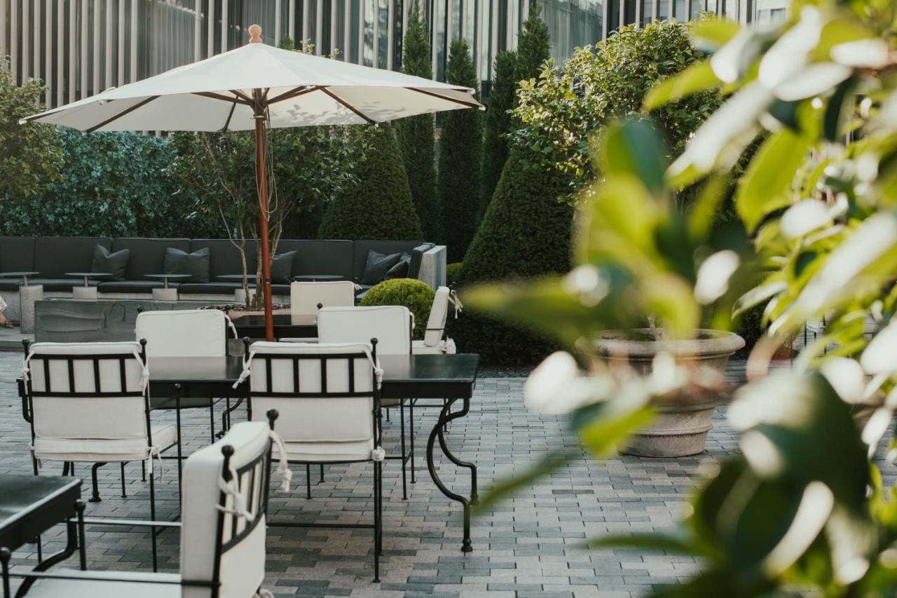 Hotel Pacai, Vilnius, A Member Of Design Hotels Εξωτερικό φωτογραφία The terrace of the restaurant