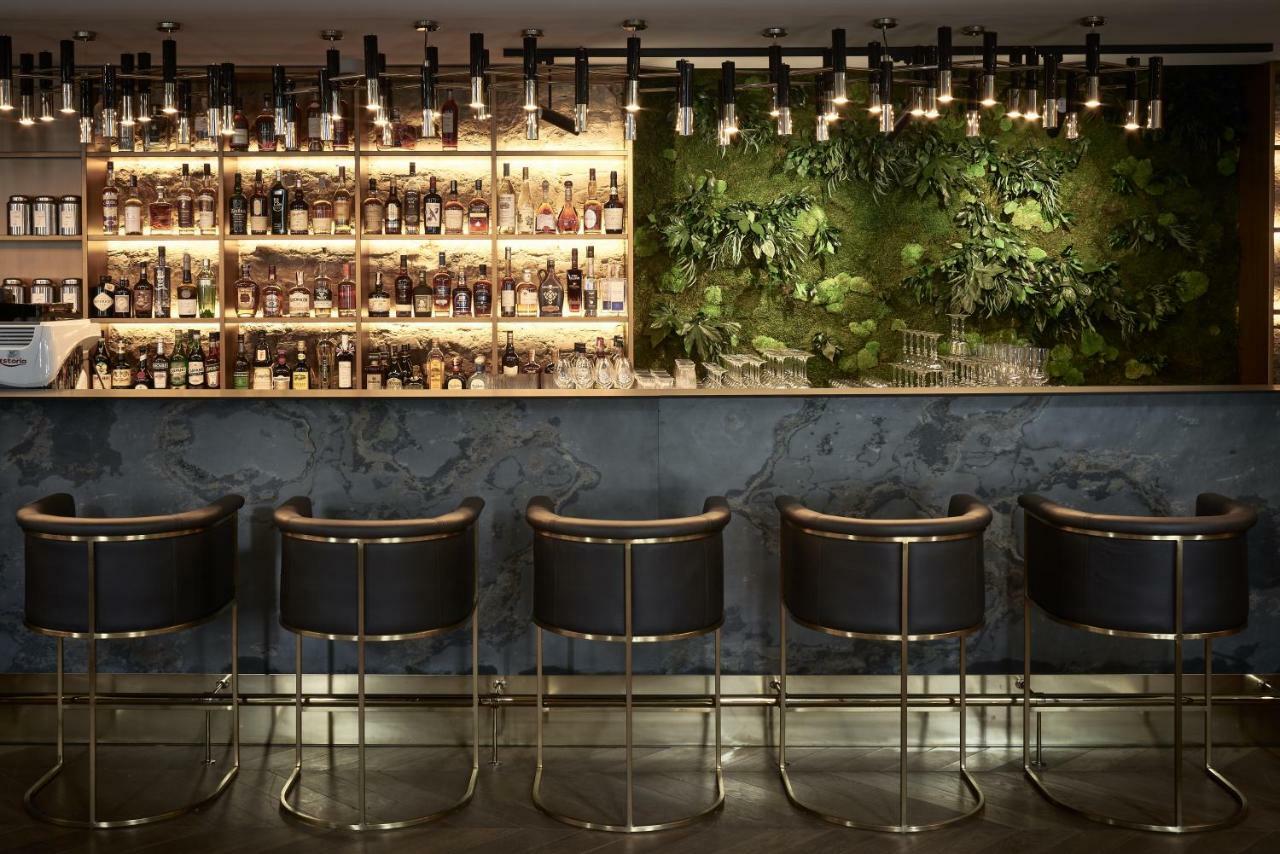 Hotel Pacai, Vilnius, A Member Of Design Hotels Εξωτερικό φωτογραφία The bar at the Connaught