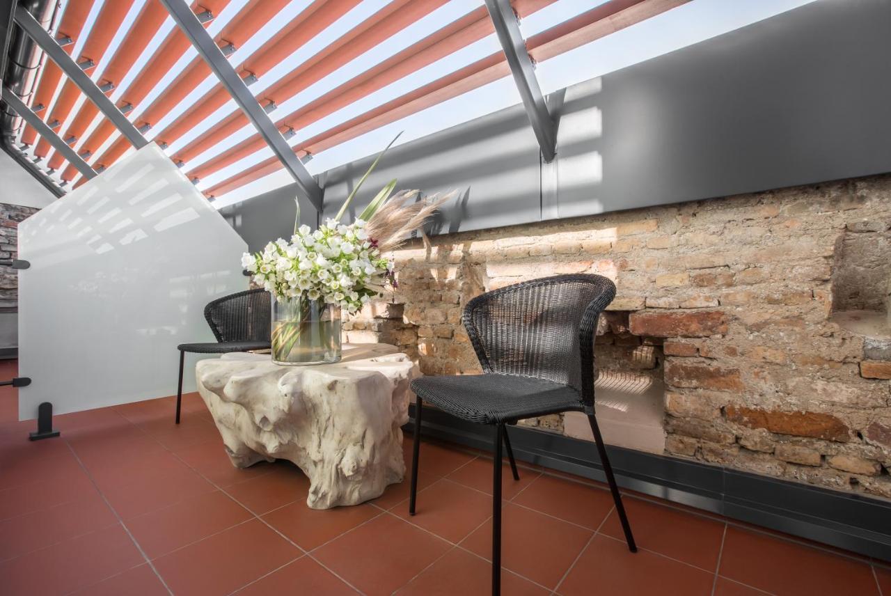 Hotel Pacai, Vilnius, A Member Of Design Hotels Εξωτερικό φωτογραφία A balcony
