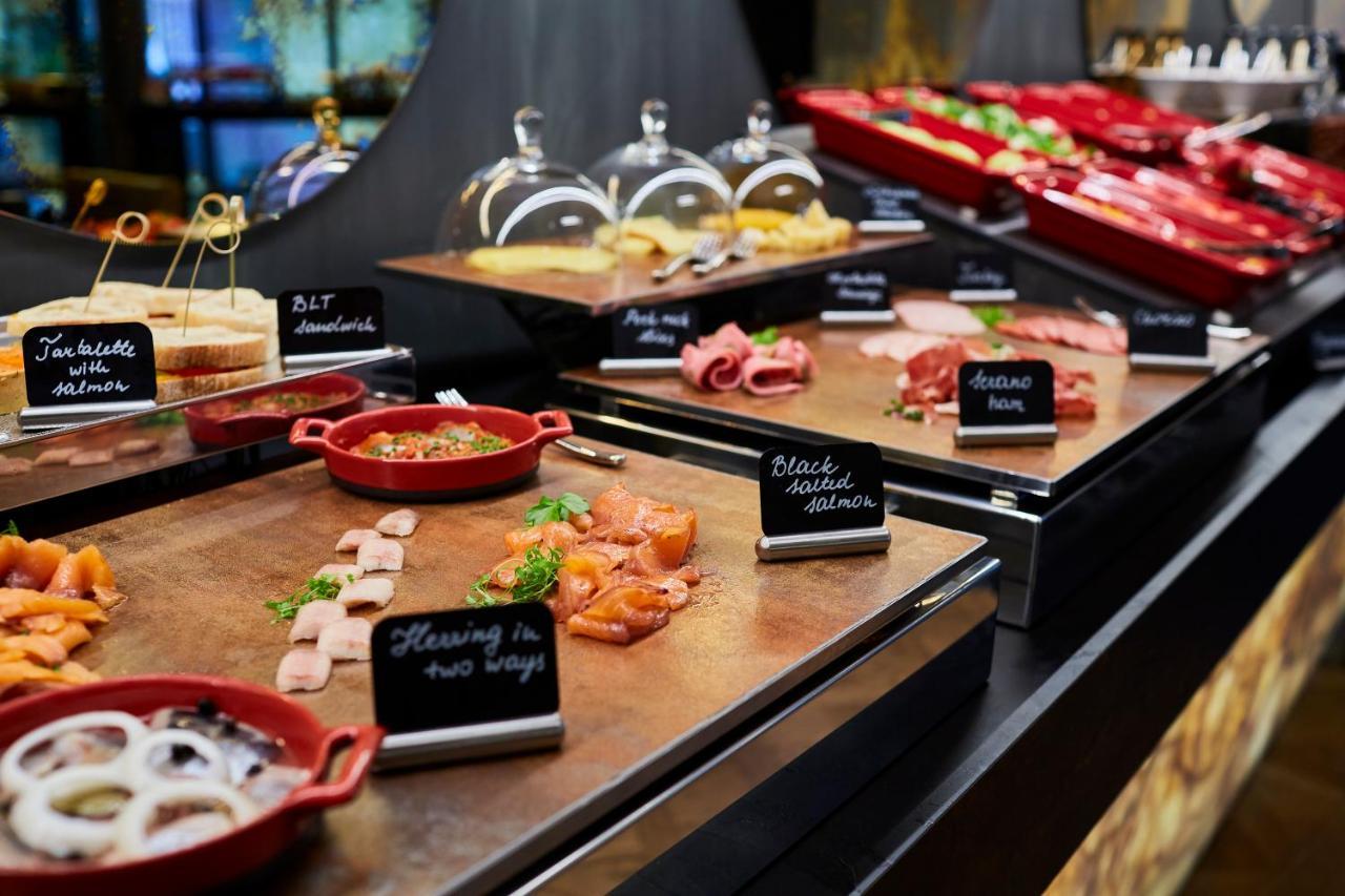 Hotel Pacai, Vilnius, A Member Of Design Hotels Εξωτερικό φωτογραφία A buffet at a hotel